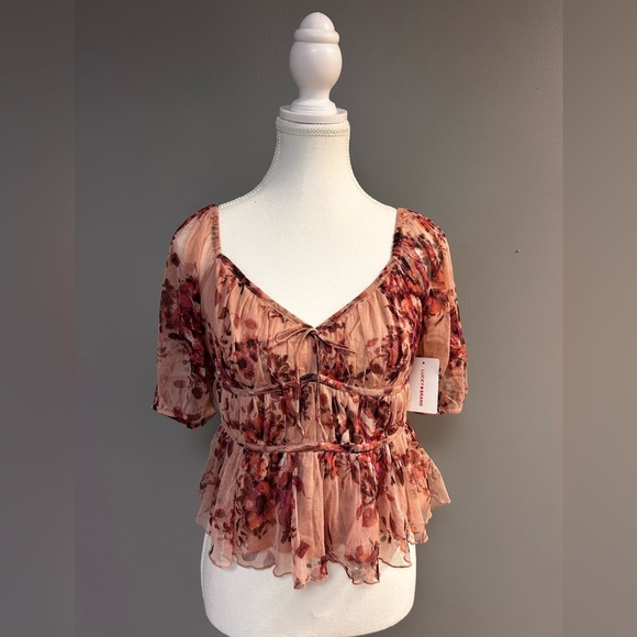 NWT Women’s Floral Sheer & Flowy Romantic Date Night Top Size Medium​​ - Picture 3 of 9